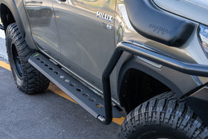 Toyota Hilux (2015+) Dual Cab  - Ironman Side Steps and Rails - SSR051-D