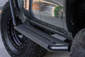 Toyota Hilux (2015+) Dual Cab  - Ironman Side Steps and Rails - SSR051-D